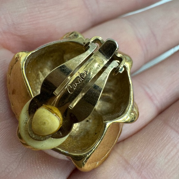 Vintage Carolee gold and silver tone clip on earrings - Picture 15 of 16